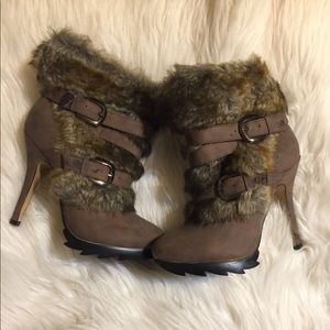 Boots with heel